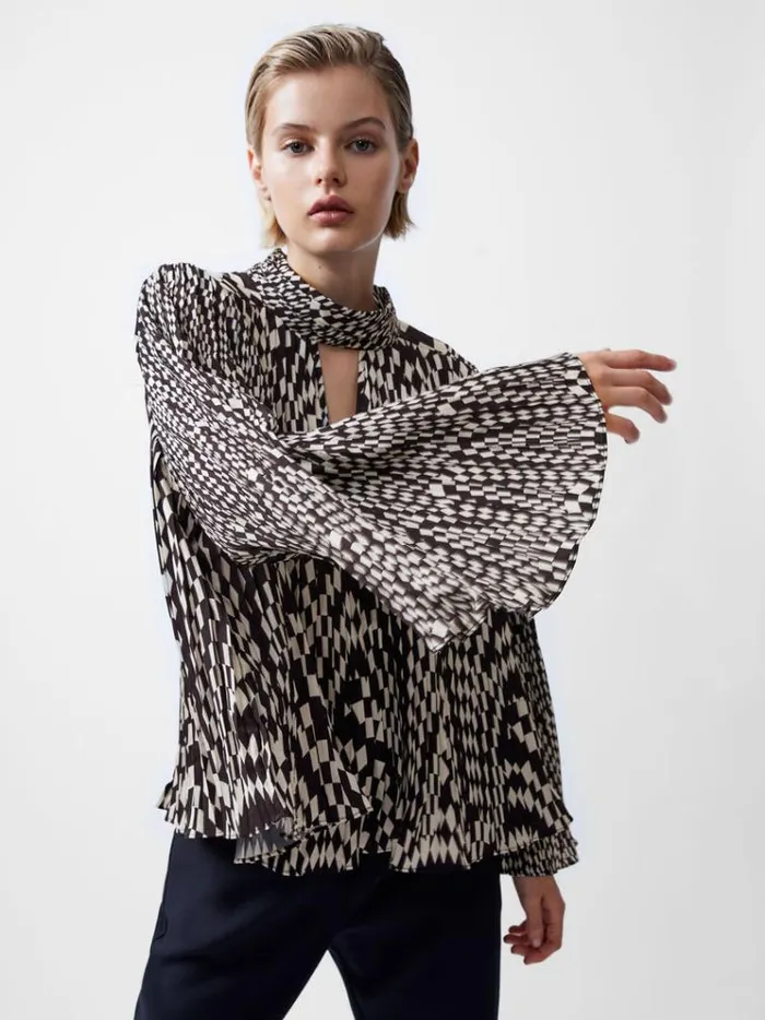 French Connection Tops Fern Arie Pleated Ella Crepe Top Classic Creamblackout 8211 Woman French Connection Tops Fern Arie Pleated Ella Crepe Top Classic Creamblackout 8211 Woman