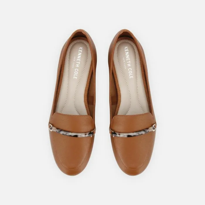 Kenneth Cole Balance Loafer Resin Bar Cognac Women Flats