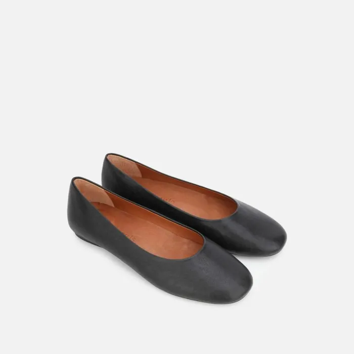 Kenneth Cole Eugene Travel Ballet Flat Black Women Flats
