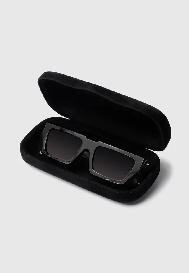 Men Manire De Voir Azur Sunglasses Gloss Black