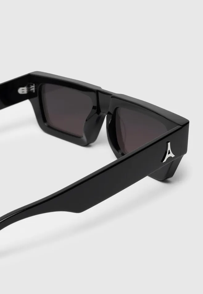 Men Manire De Voir Azur Sunglasses Gloss Black