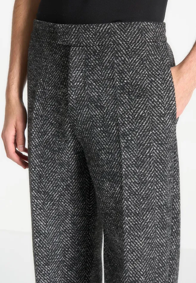 Men Manire De Voir Brushed Herringbone Trousers Black