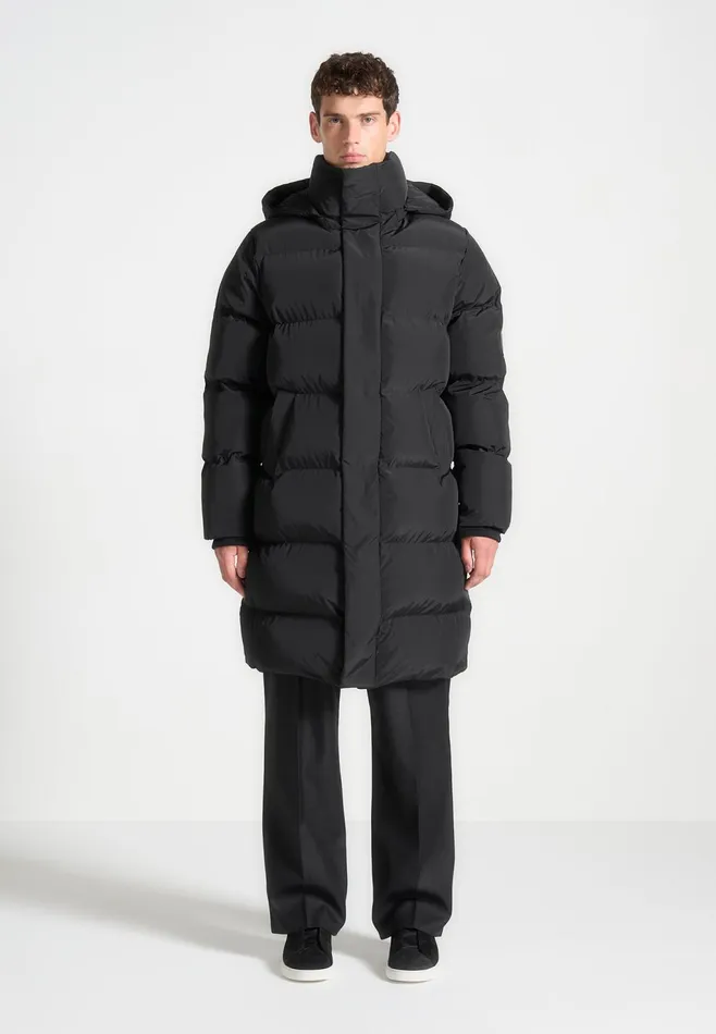 Men Manire De Voir Longline Quilted Puffer Jacket Black
