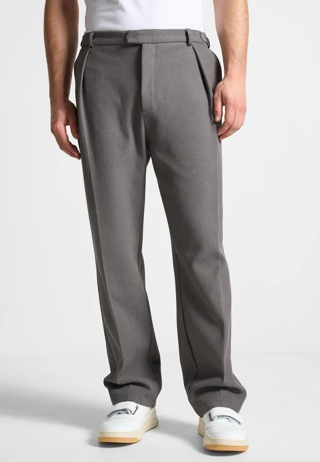 Men Manire De Voir Relaxed Fit Twill Pleated Tailored Trousers Grey