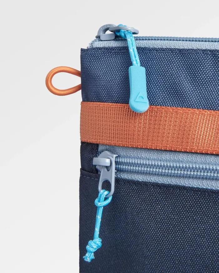 Passenger Backpacks and Bags Essentials Recycled Pouch Dark Denim Deep Navy Dark Denim Deep Navy 8211 WomenMen