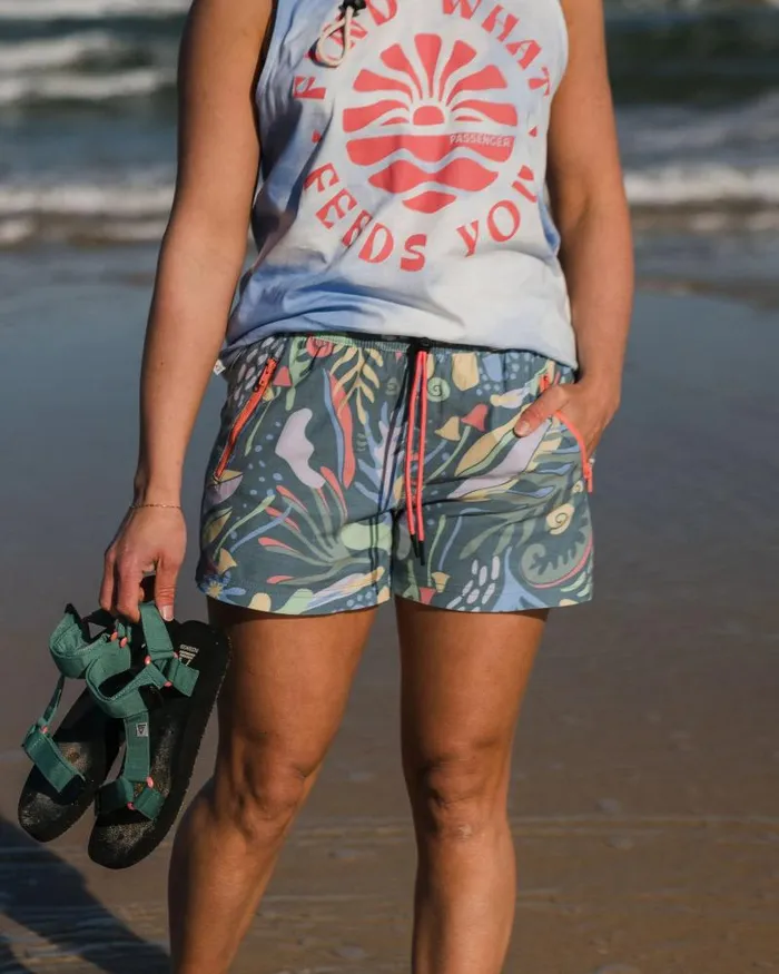 Passenger Bottoms Way Out Organic All Purpose Short Abstract Seaweed Tidal Blue Abstract Seaweed Tidal Blue 8211 Women