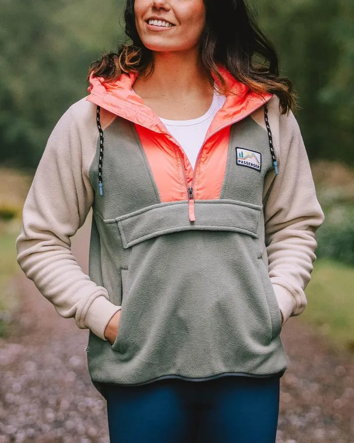 Passenger Tops Alexander Recycled Polar Hooded Fleece Pistachio Pistachio 8211 Women