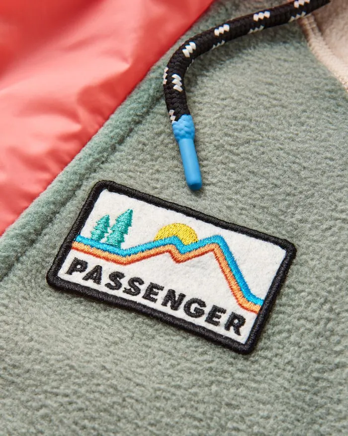 Passenger Tops Alexander Recycled Polar Hooded Fleece Pistachio Pistachio 8211 Women