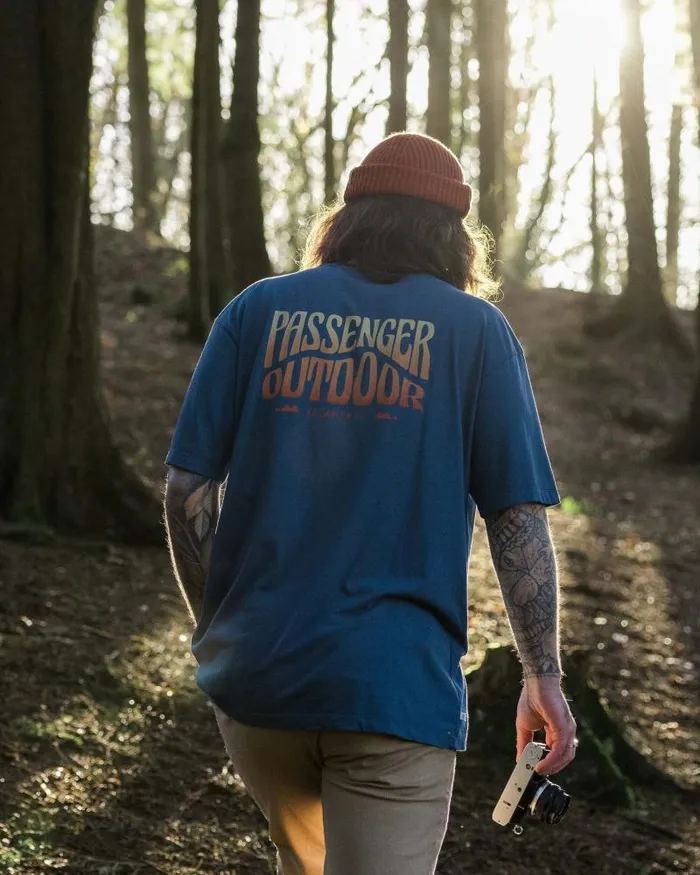 Passenger Tops Yuca Recycled Relaxed Fit TShirt Dark Denim Dark Denim 8211 Men