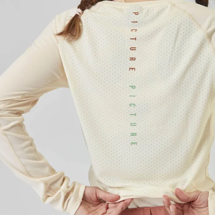 Picture Organic Clothing Kiersi Ls Tech Tee Women TShirts Picture Organic Clothing Kiersi Ls Tech Tee Women TShirts