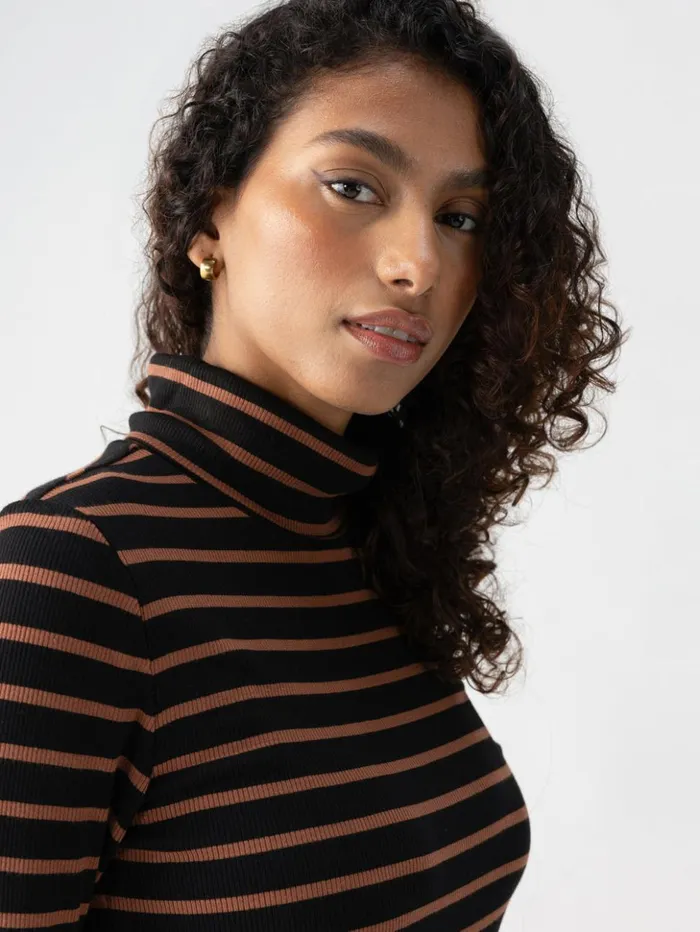 Sanctuary Clothing Sweaters and Cardis Women Essential Turtleneck Top Raw Hide Black Stripe