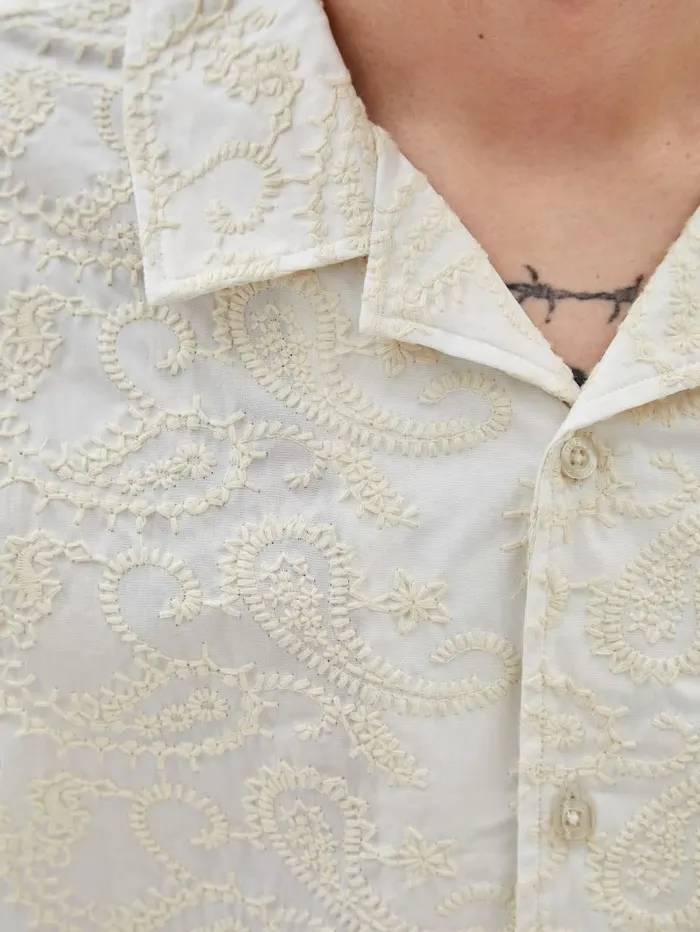 Shirts GUESS Men GUESS Originals Embroidered Paisley Shirt Lemon Washed Shirts GUESS Men GUESS Originals Embroidered Paisley Shirt Lemon Washed