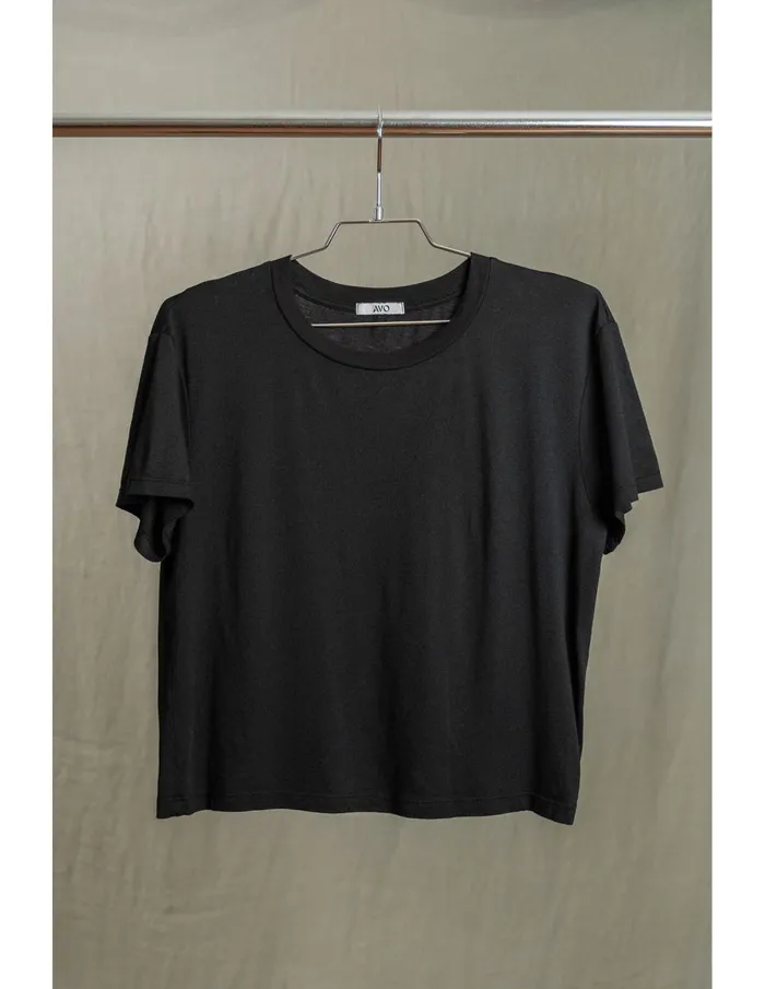 Sundry Clothing Tees Women Butter Soft Boxy Crop In Black Black