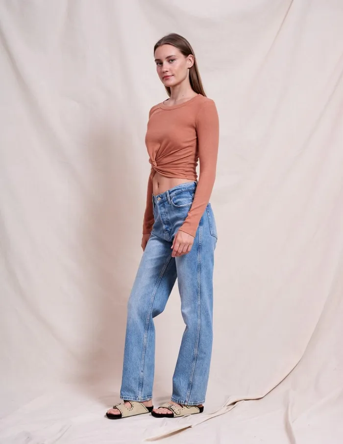 Sundry Clothing Tees Women Women039s Front Twist Tee In Vintage Rust Vintage Rust Sundry Clothing Tees Women Women039s Front Twist Tee In Vintage Rust Vintage Rust