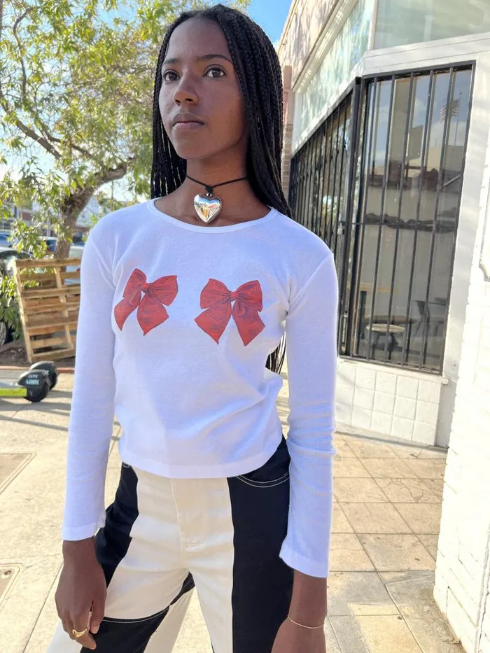 Women Dana Long Sleeve Tee Whitebows Lisa Says Gah Knit Tops