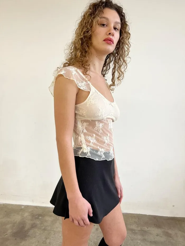 Women Floral Lace Flutter Sleeve Top Cream Lisa Says Gah Tops