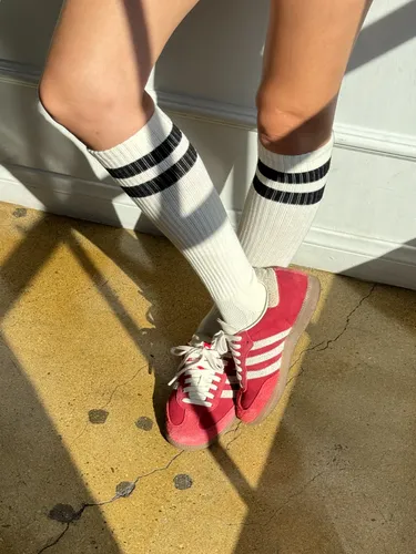 Women Knee High Boyfriend Socks Cream Lisa Says Gah Socks