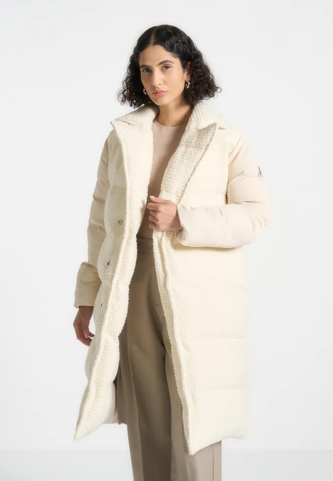 Women Manire De Voir Reversible Boucle Longline Puffer Coat Cream