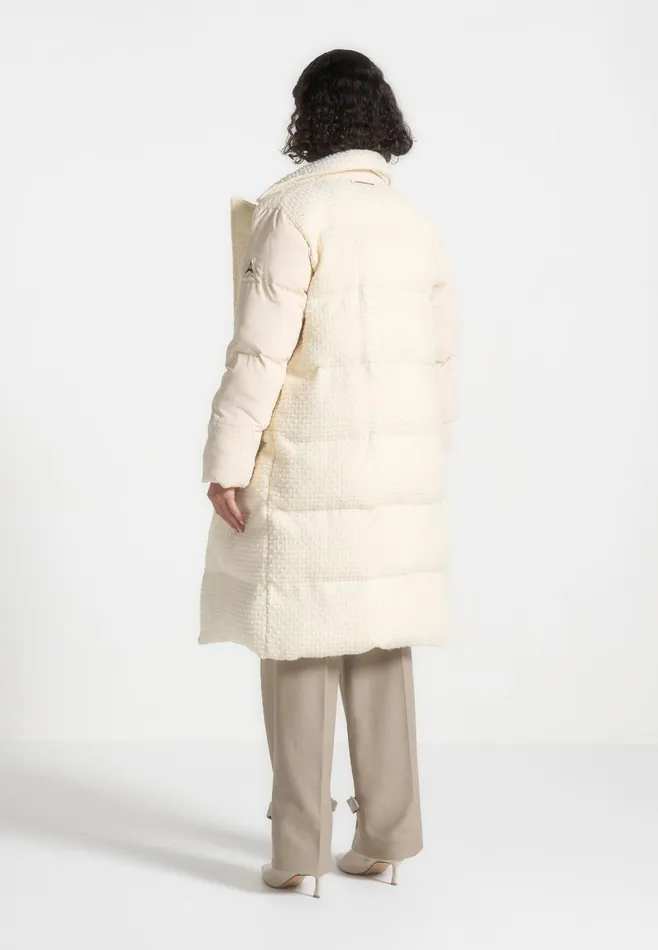 Women Manire De Voir Reversible Boucle Longline Puffer Coat Cream