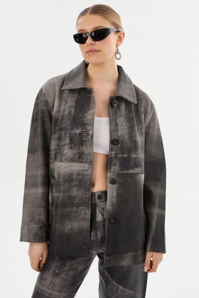 Women PRESLEY Leather Shacket Fossil Grey LAMARQUE Leather Jackets Women PRESLEY Leather Shacket Fossil Grey LAMARQUE Leather Jackets