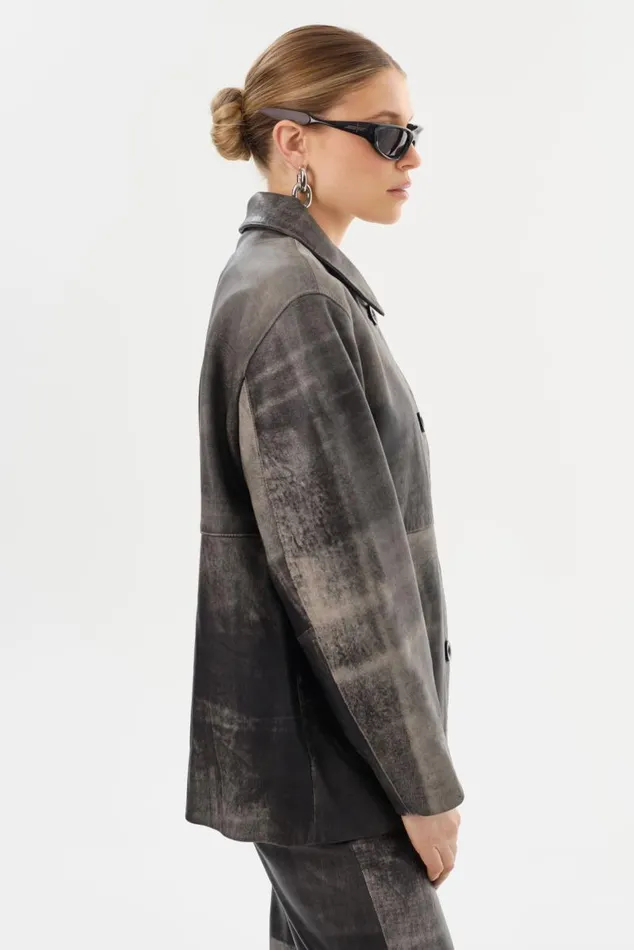 Women PRESLEY Leather Shacket Fossil Grey LAMARQUE Leather Jackets Women PRESLEY Leather Shacket Fossil Grey LAMARQUE Leather Jackets