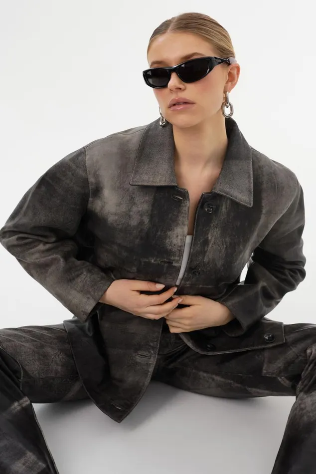 Women PRESLEY Leather Shacket Fossil Grey LAMARQUE Leather Jackets Women PRESLEY Leather Shacket Fossil Grey LAMARQUE Leather Jackets