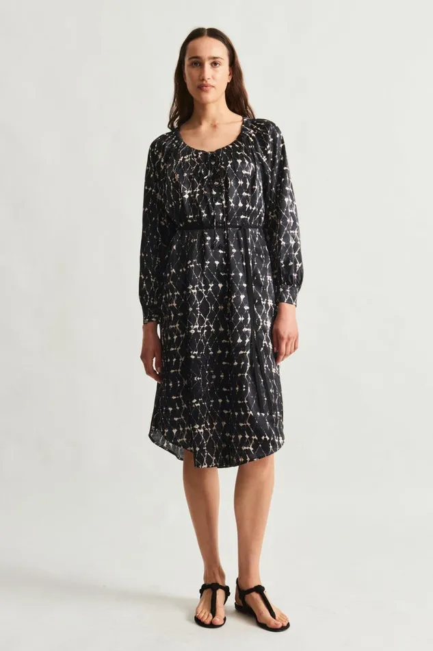 Women Silk Charmeuse Diamond Charcoal Masai Midi Dress Raquel Allegra Dresses Women Silk Charmeuse Diamond Charcoal Masai Midi Dress Raquel Allegra Dresses